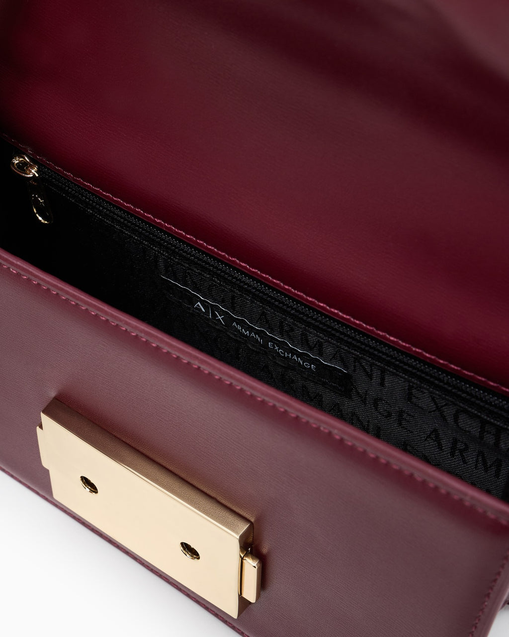 XW000071 AF12039/UA343 ARMANI EXCHANGE