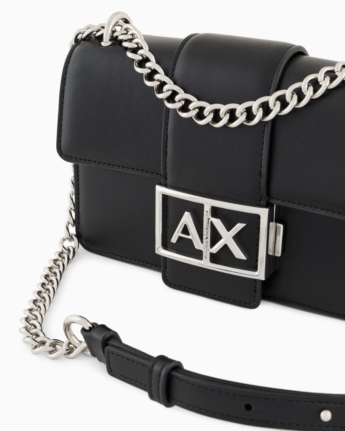 XW000071 AF12039/UC001 ARMANI EXCHANGE