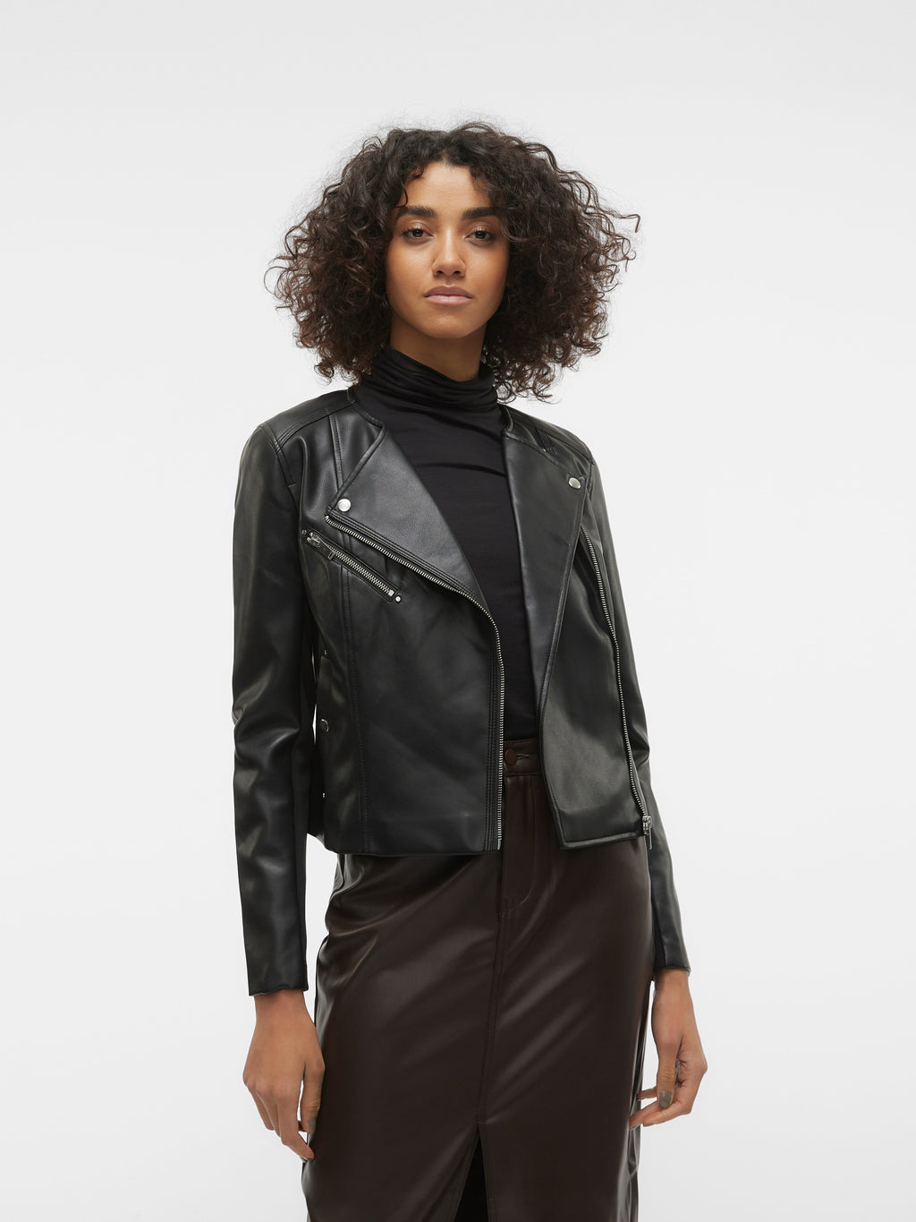10302441/Black VERO MODA