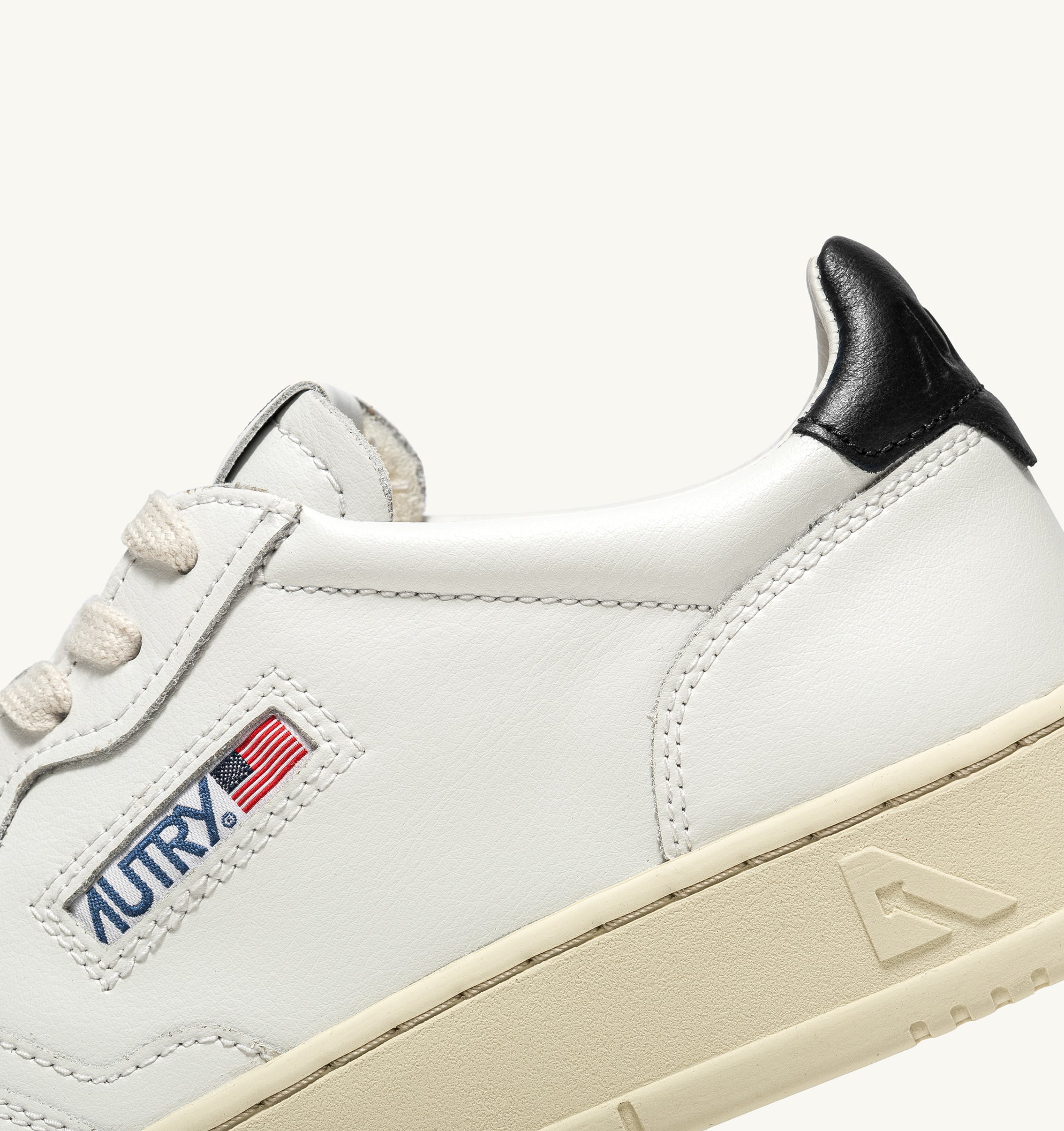 Medalist low top leather sneakers 