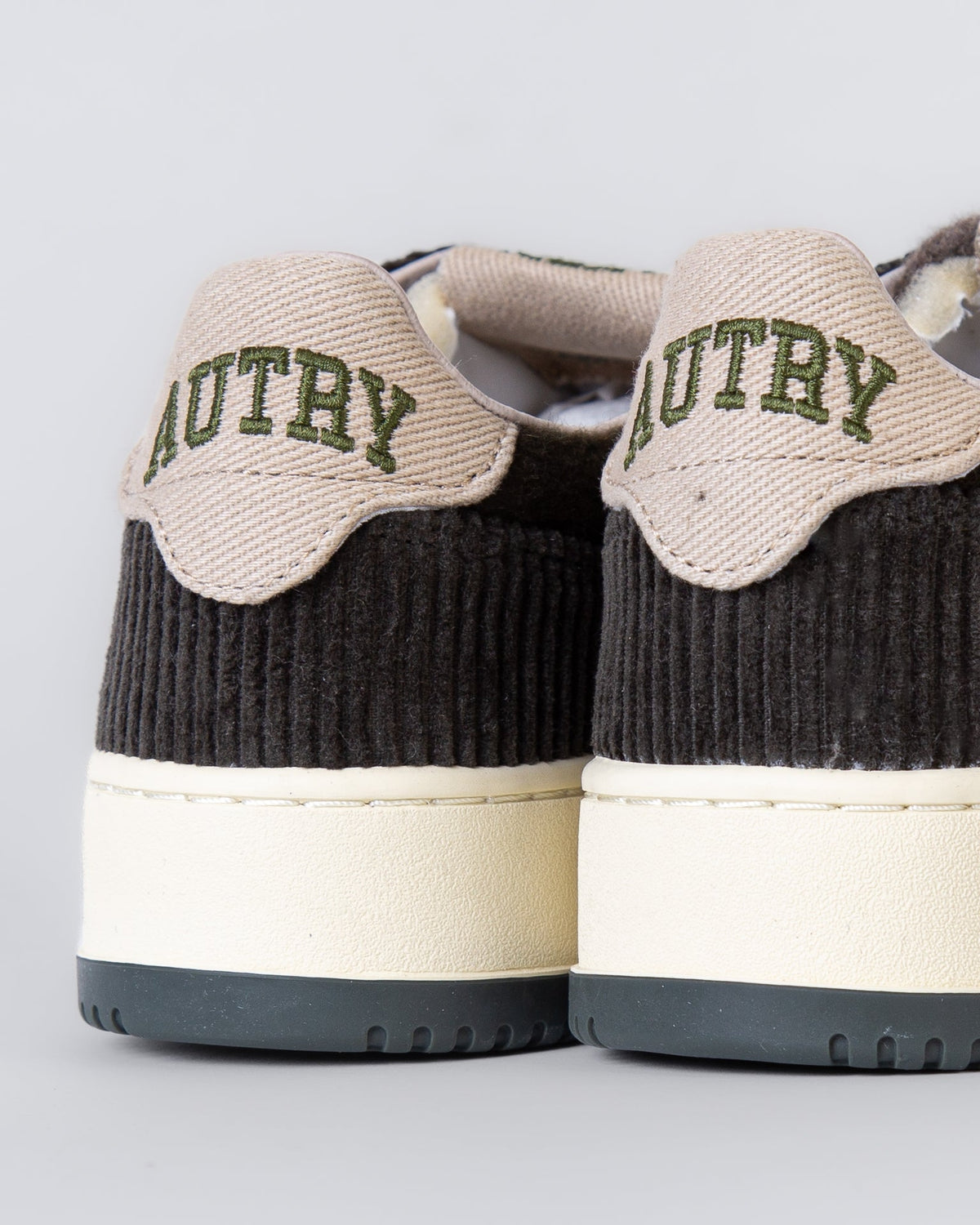 MEDALIST LOW SNEAKERS 