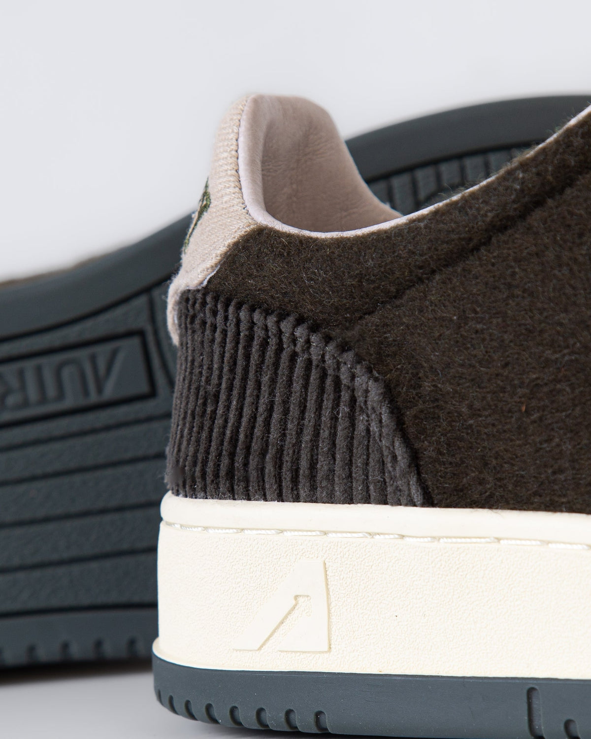 MEDALIST LOW SNEAKERS 