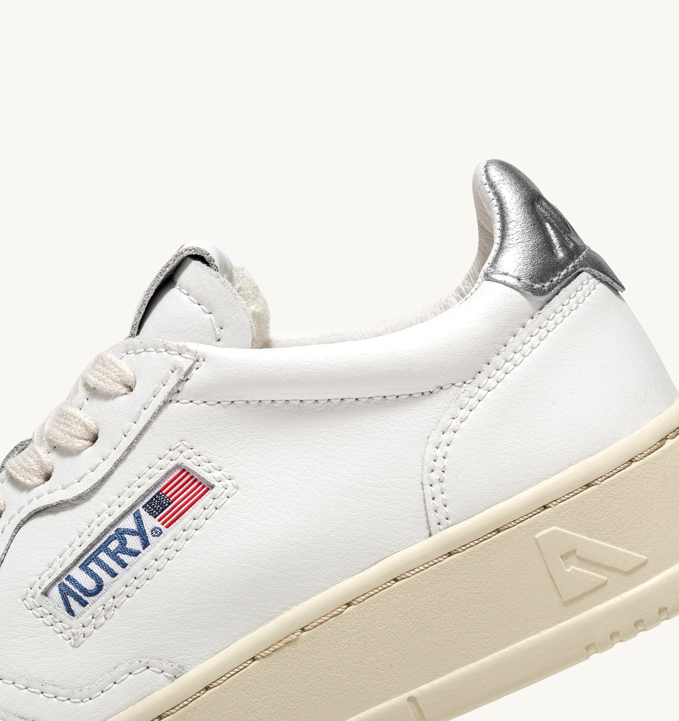 Medalist low top leather sneakers 