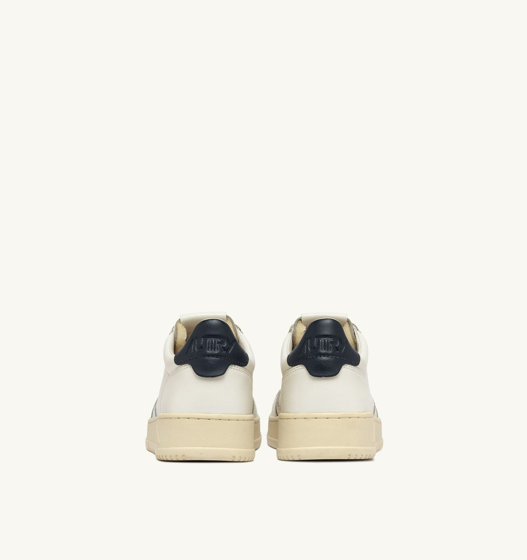 Medalist low top leather sneakers 