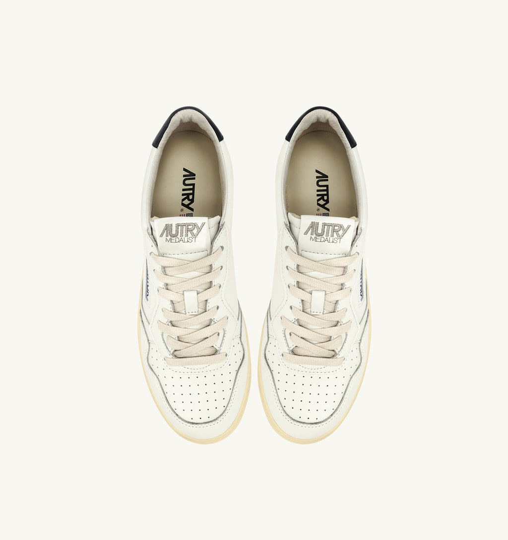 Medalist low top leather sneakers 