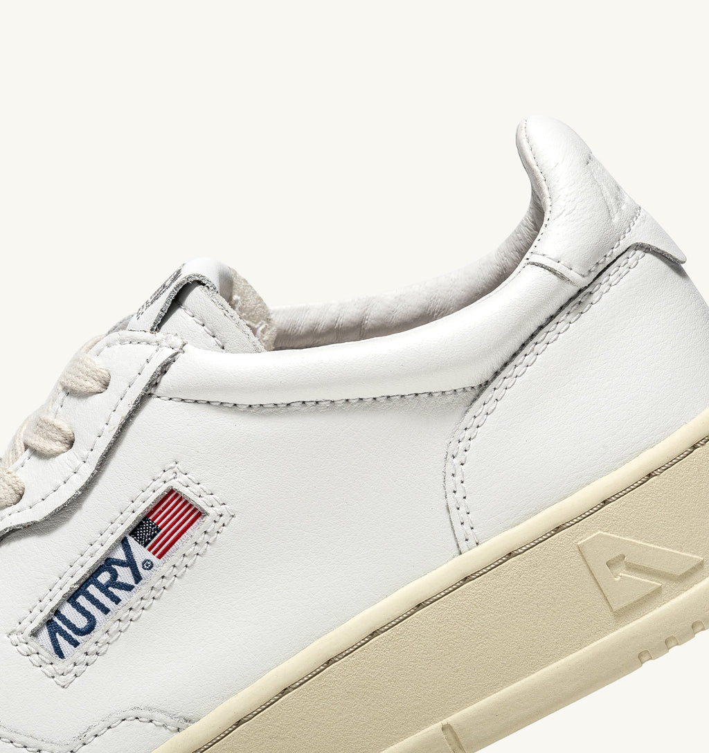 Medalist low top leather sneakers 