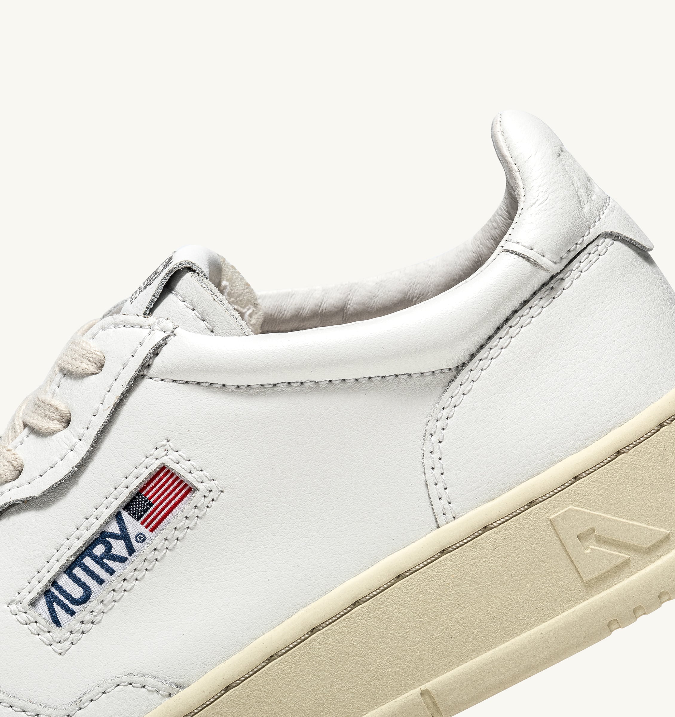 Medalist low top leather sneakers 