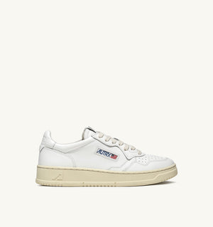 AUTRY Medalist low top leather sneakers