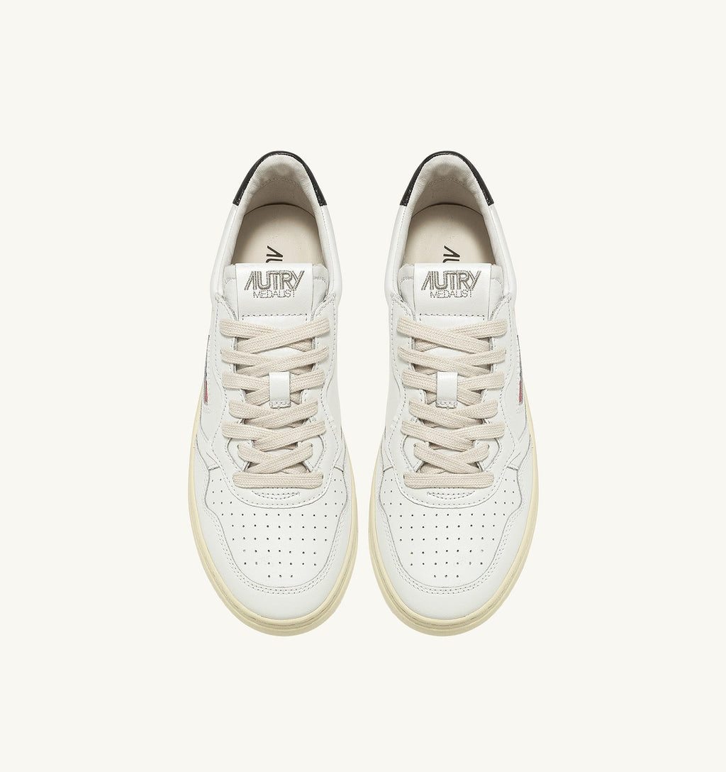 Medalist low top leather sneakers 