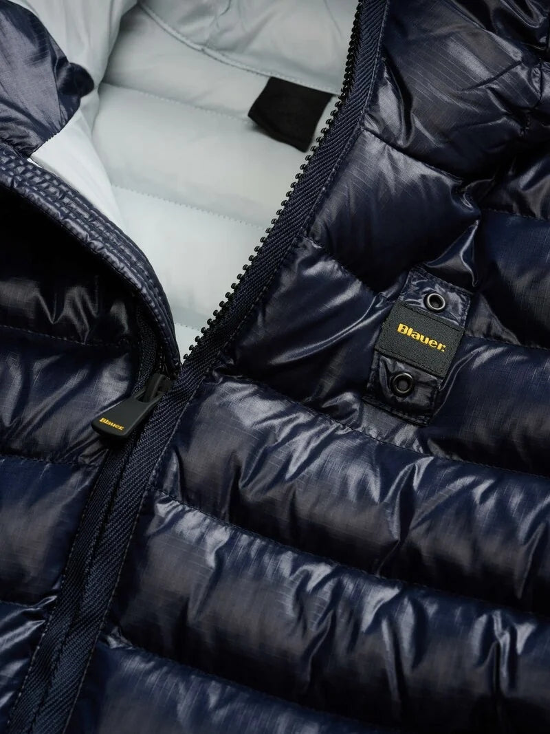 26WBLKC02272 005958/888LH BLAUER