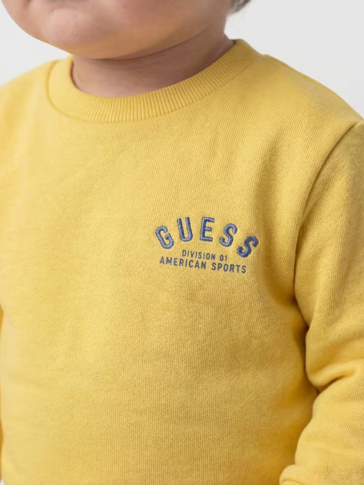 N6YQ03K4089/G2B5 GUESS