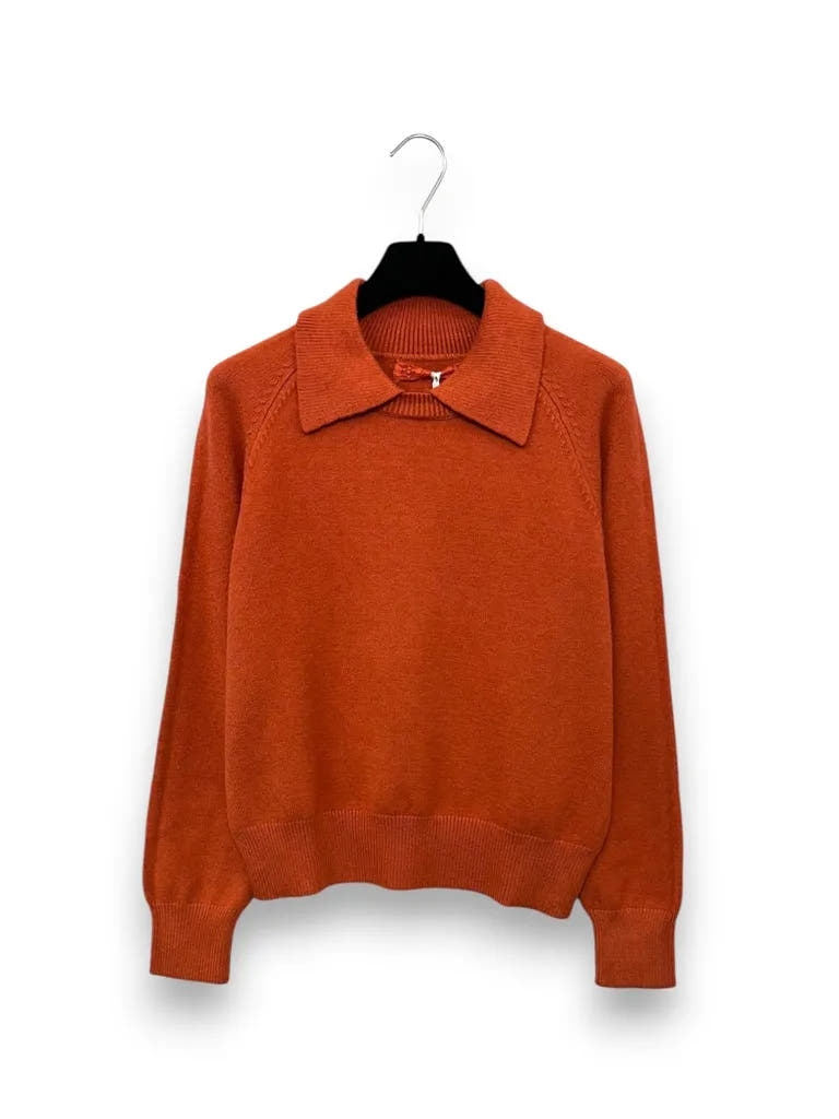 Maglia girocollo con colletto 