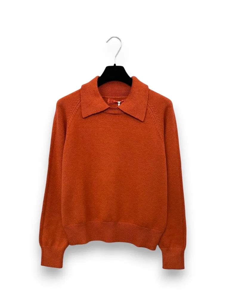 Maglia girocollo con colletto 