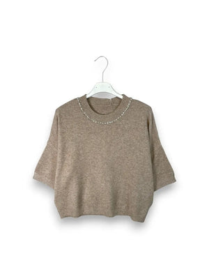 LOVEme Maglia crop manica corta con gioiello sul girocollo