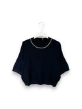 LOVEme Maglia crop manica corta con gioiello sul girocollo