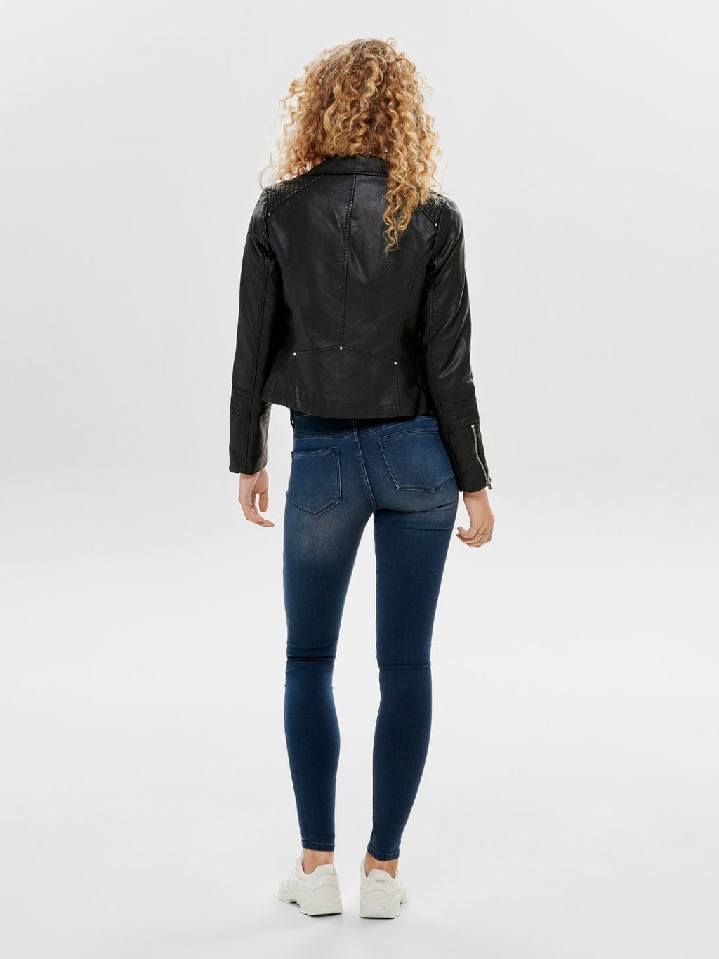 15153079/Black ONLY