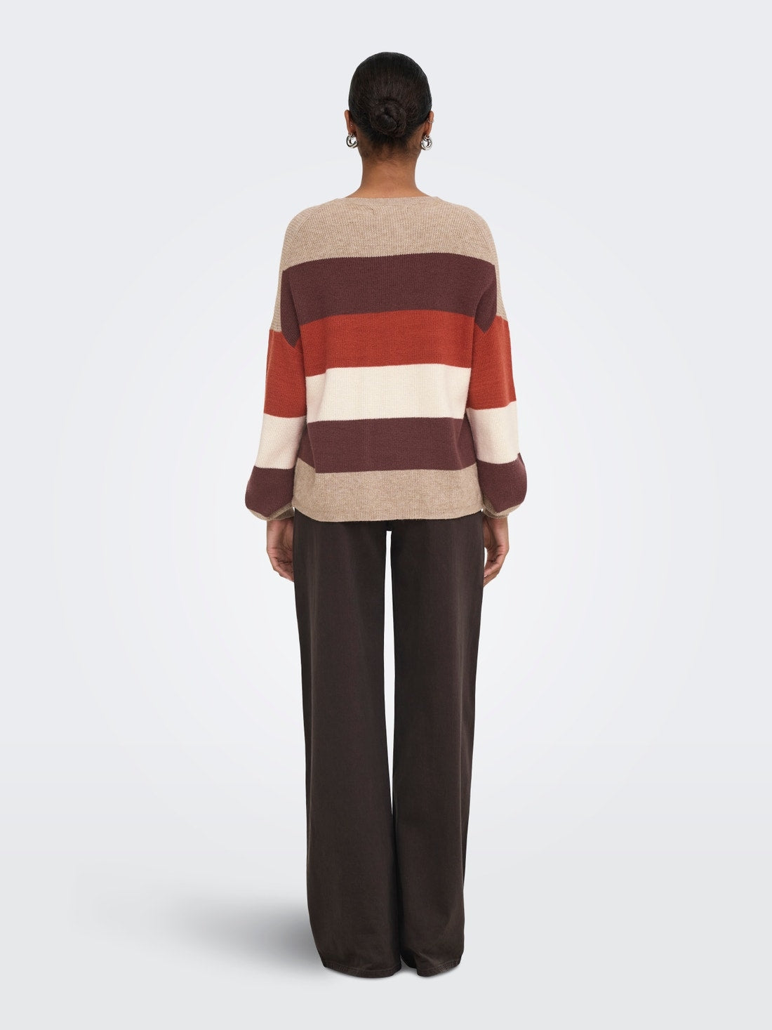 15220044/Beige ONLY