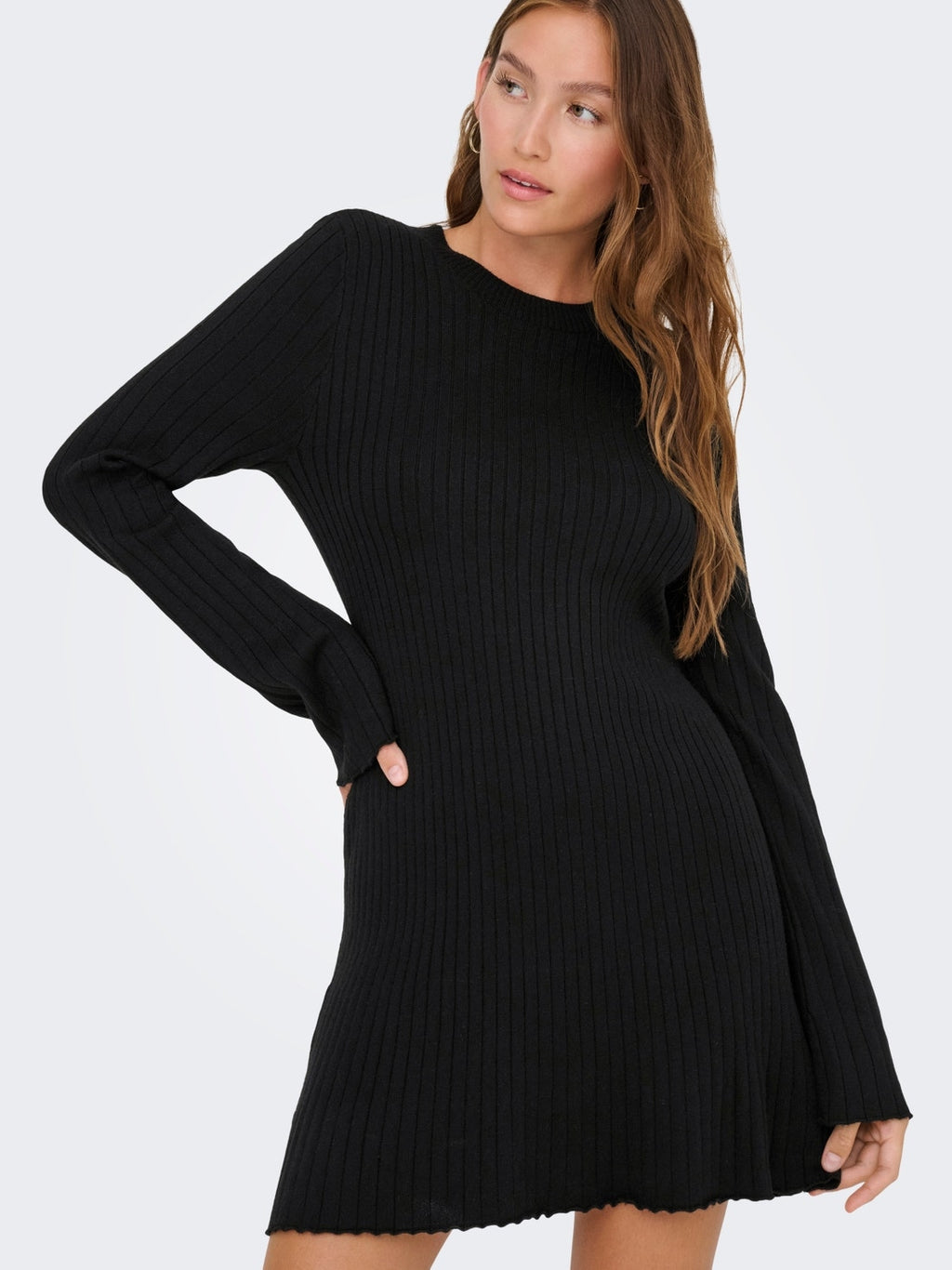 15352211/Black ONLY