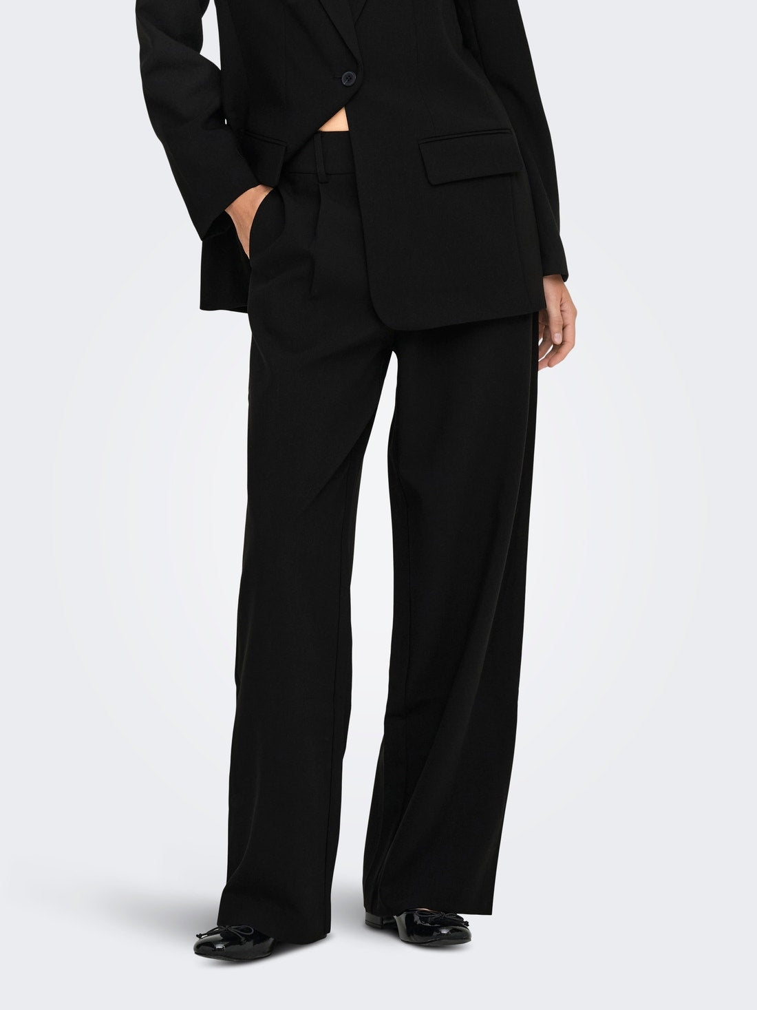 15371114/Black ONLY