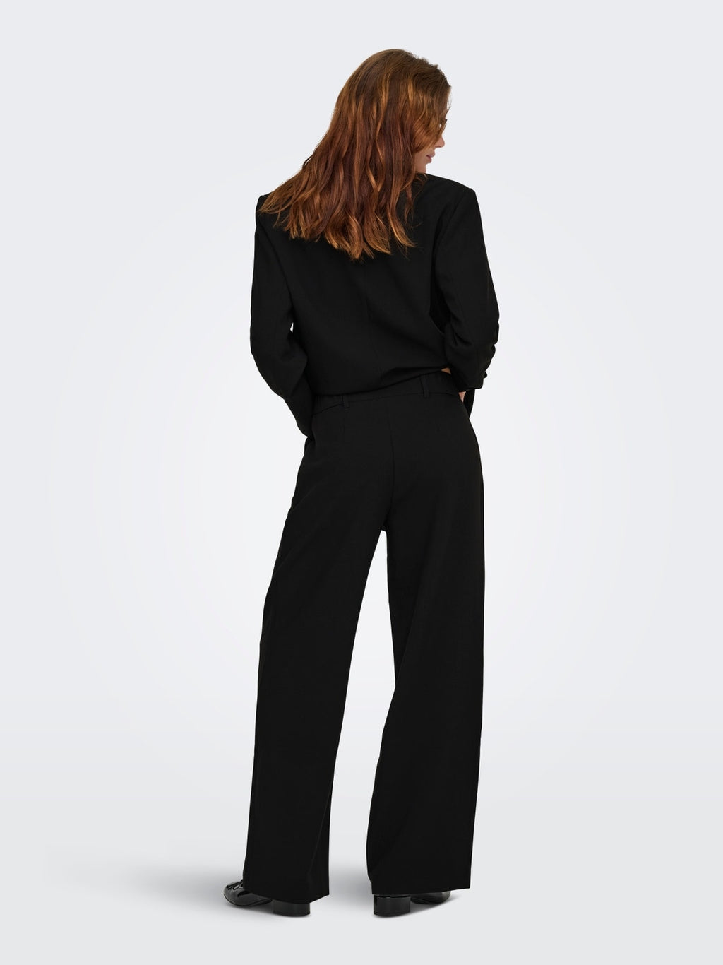 15371114/Black ONLY