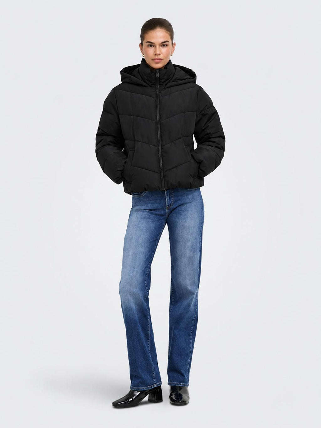15373797/Black ONLY