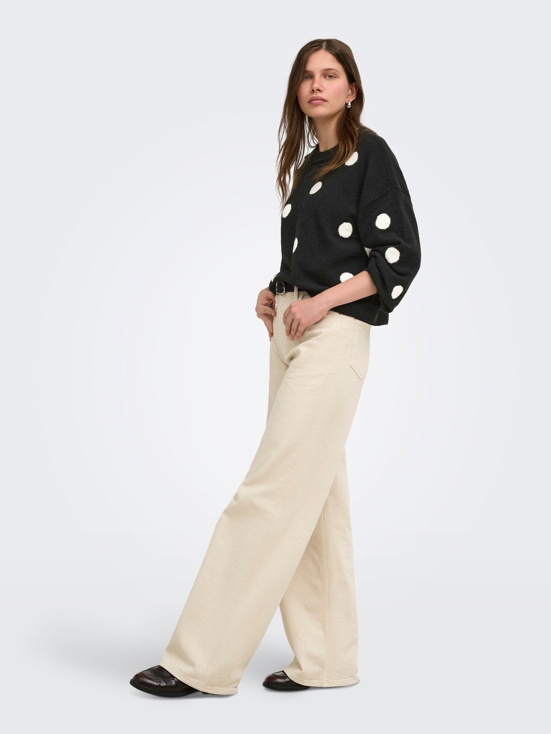 15375856/Black ONLY