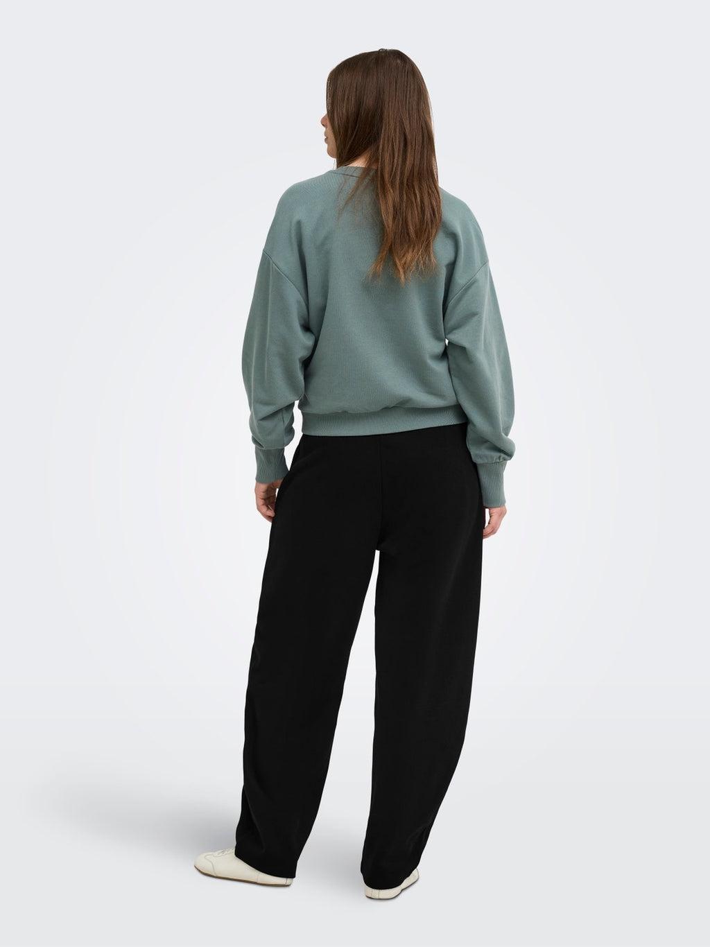 15377590/Black ONLY