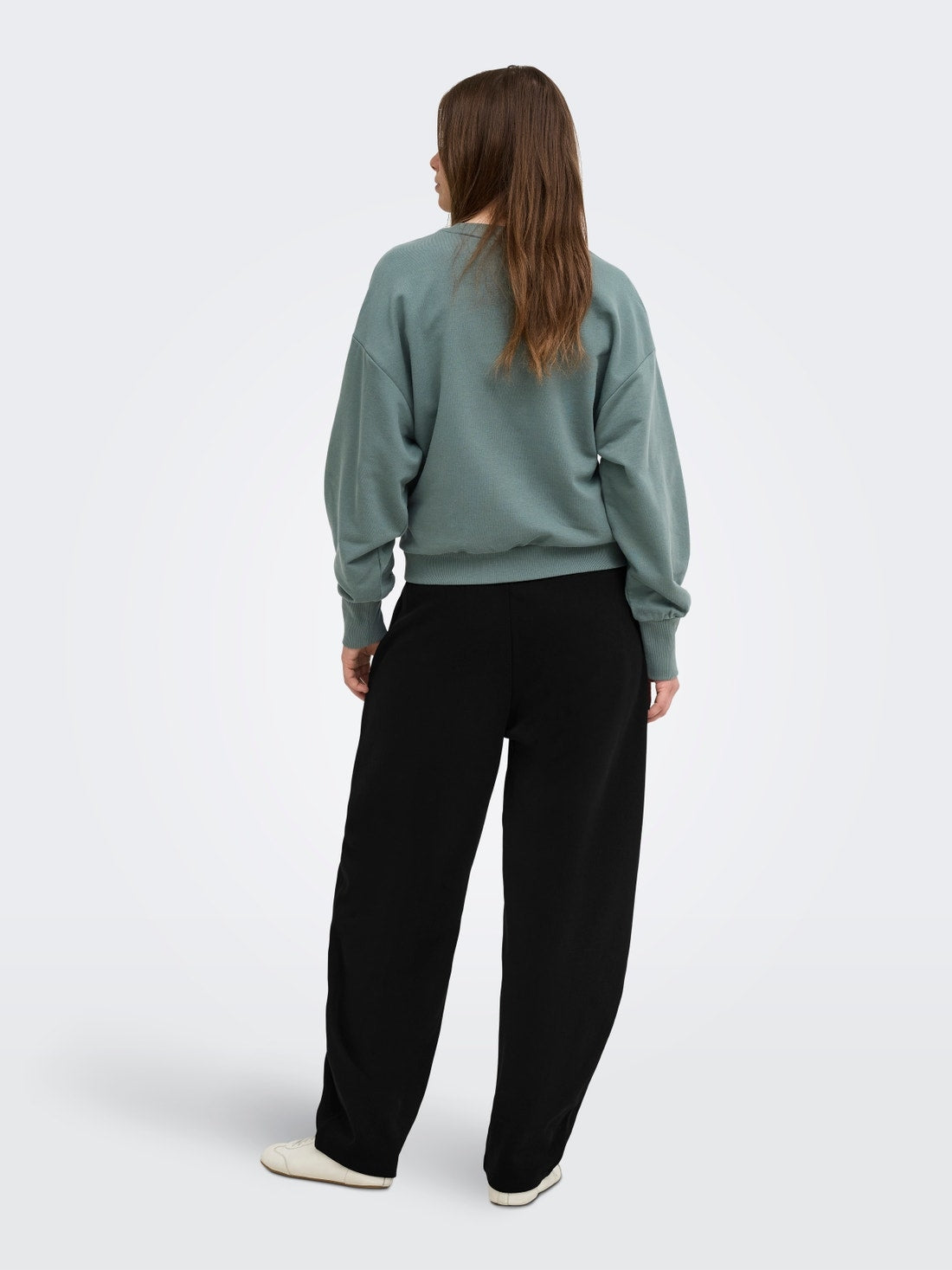 15377590/Black ONLY