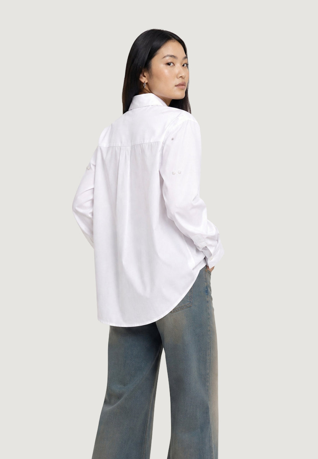 15378307/Bright White ONLY