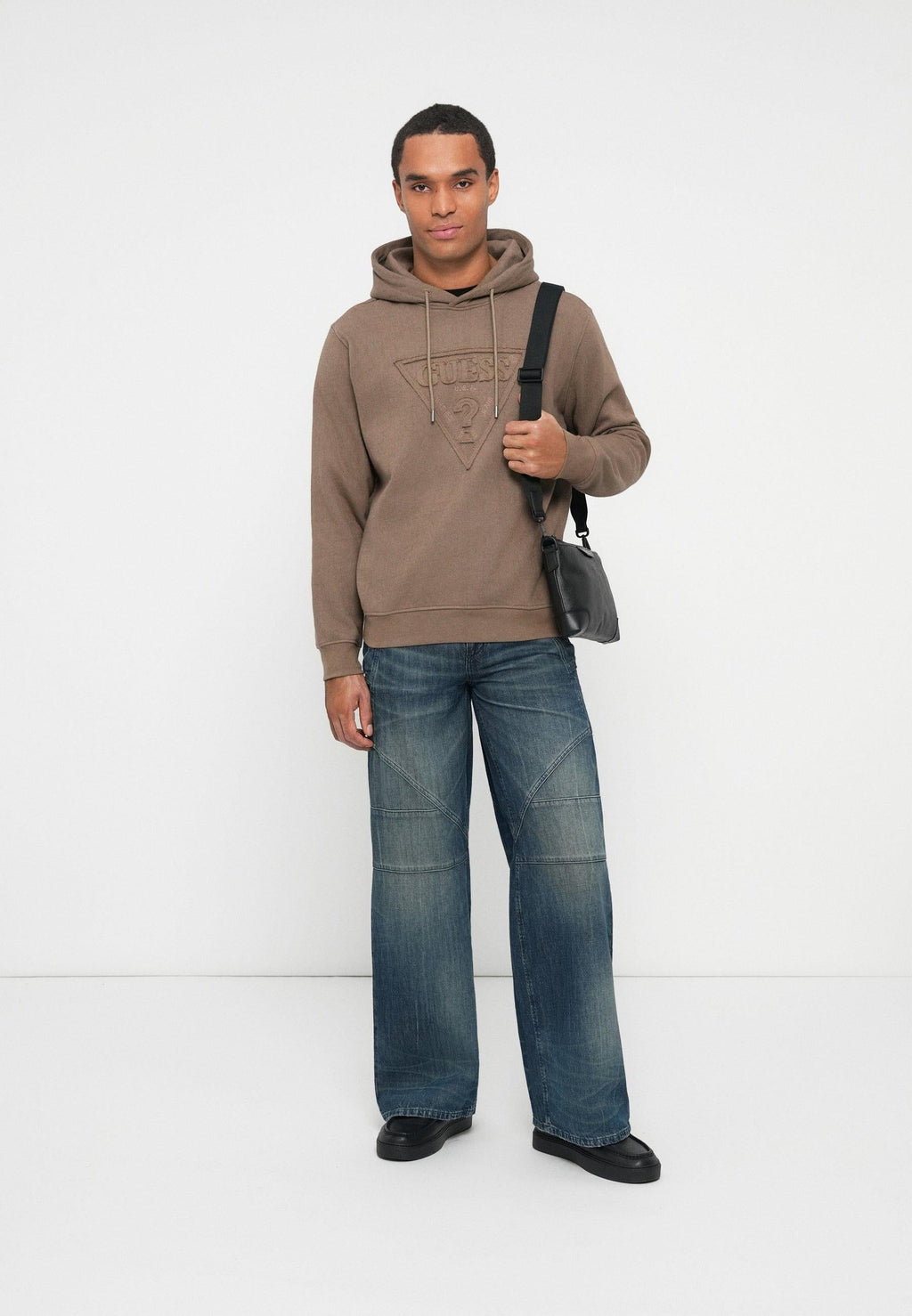 TRIANGLE RAW PATCH HOODIE 