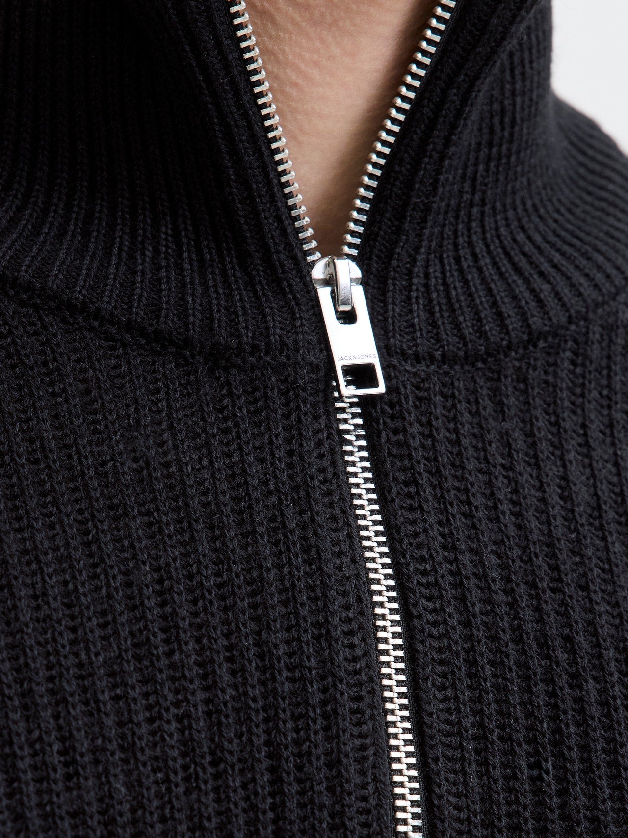 JJPANNEL KNIT HALF ZIP AW25 