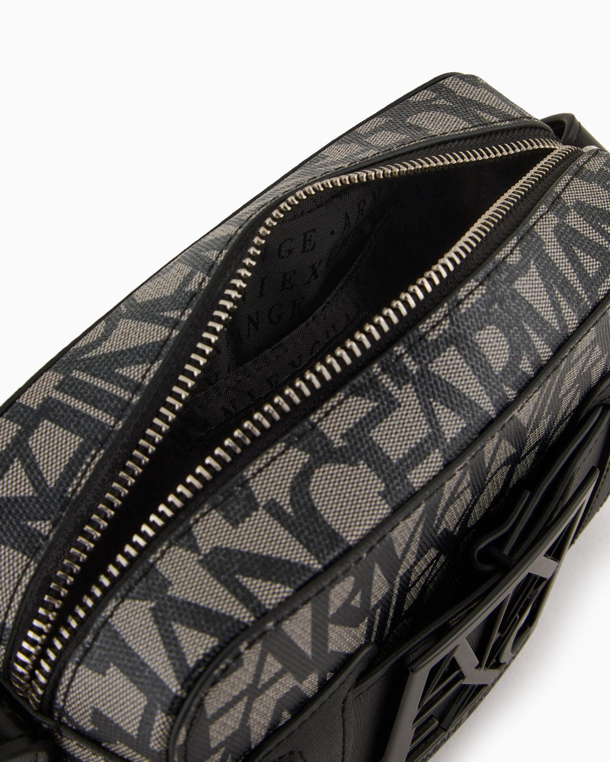 942699 3F742/00850 ARMANI EXCHANGE