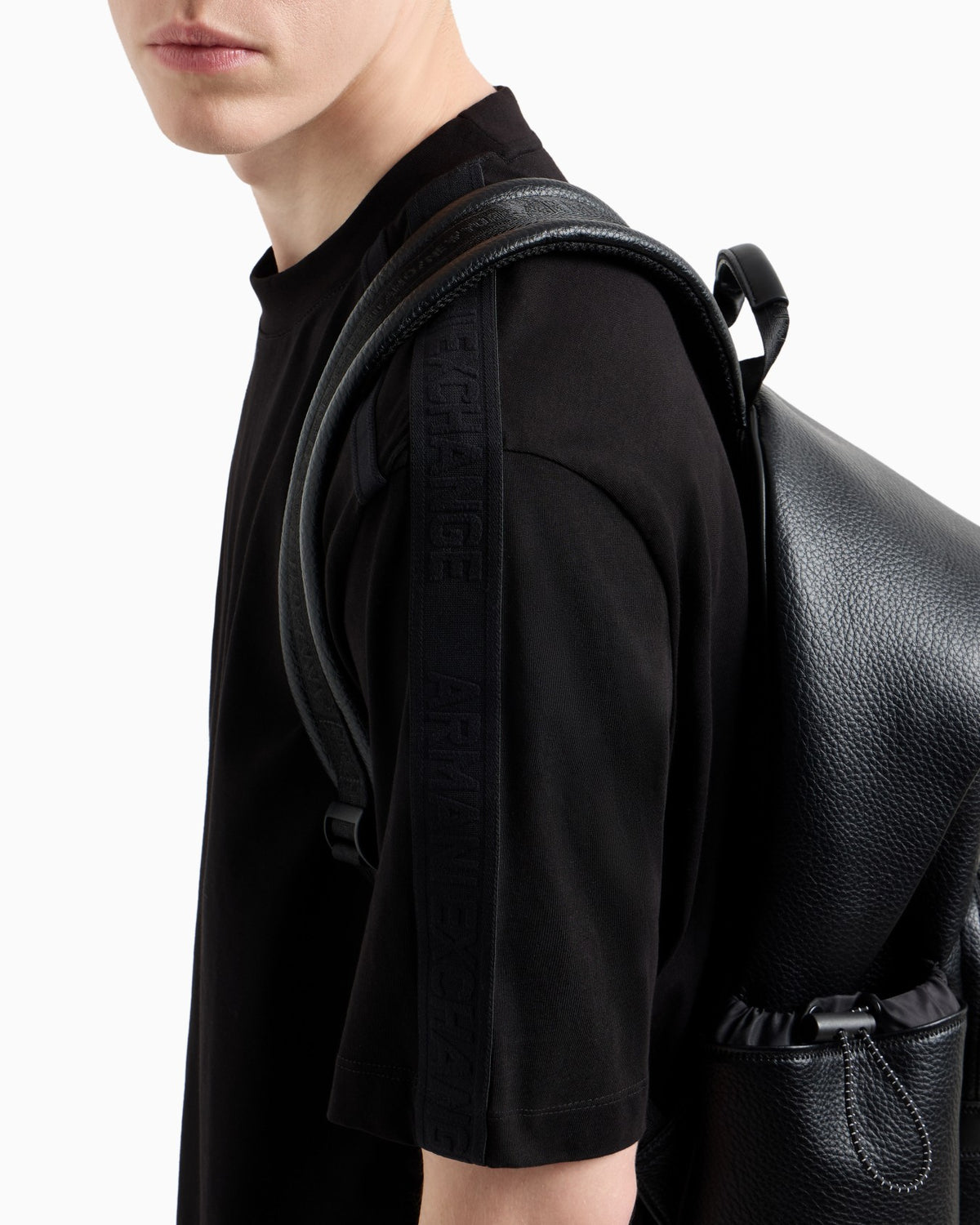 XM000322 AF10361/UC001 ARMANI EXCHANGE