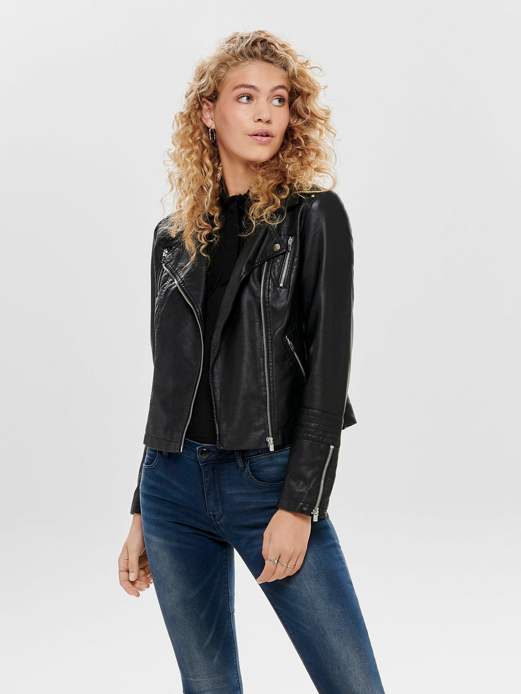 15153079/Black ONLY