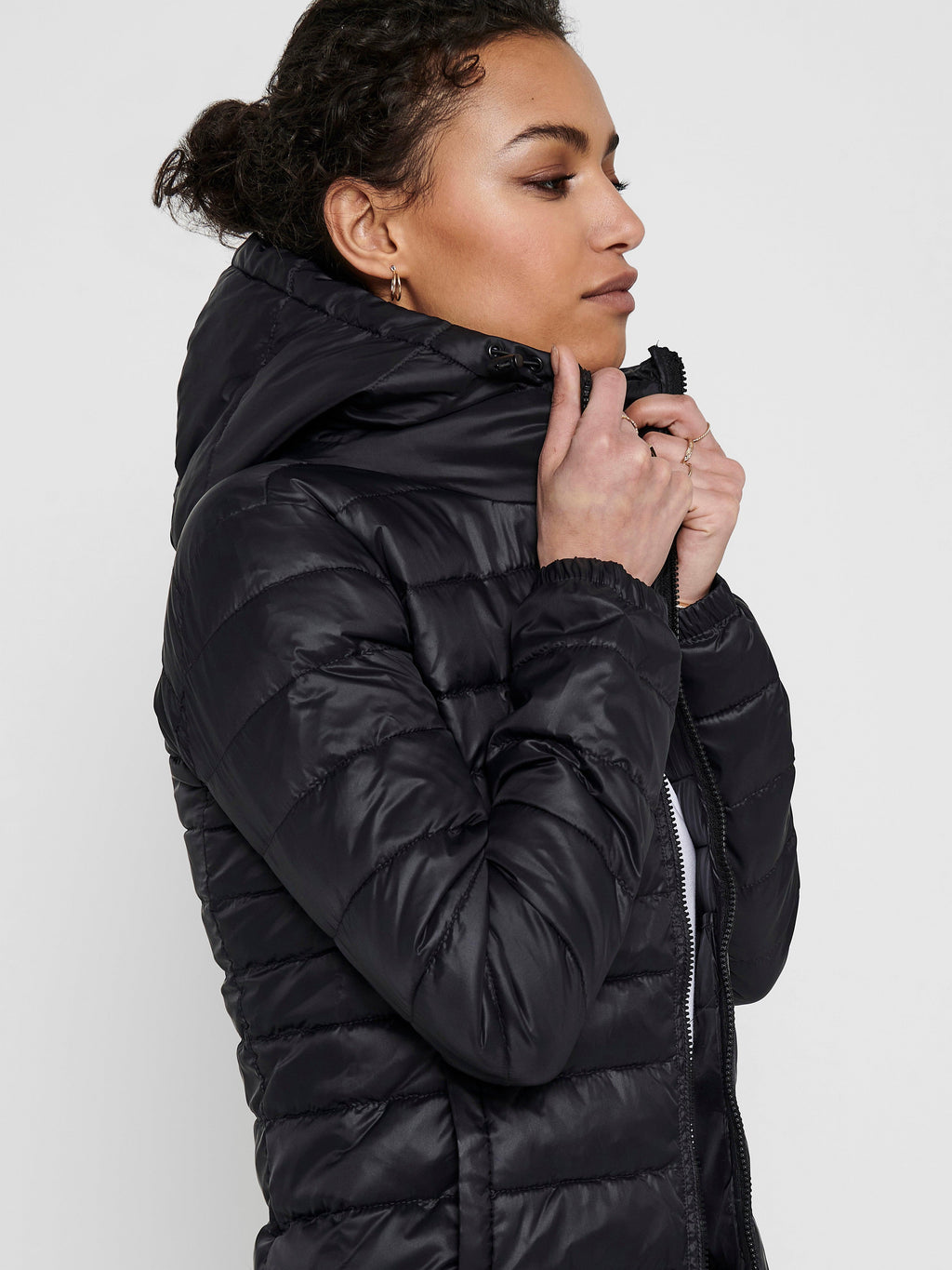15156569/Black ONLY