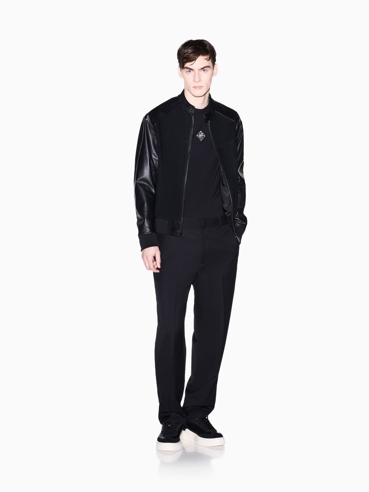 XM002454 AF10358/UC001 ARMANI EXCHANGE