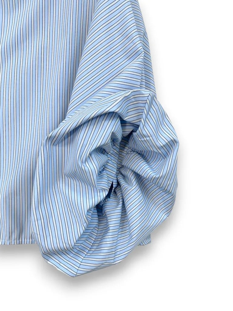 Blusa rigata con maniche a palloncino 