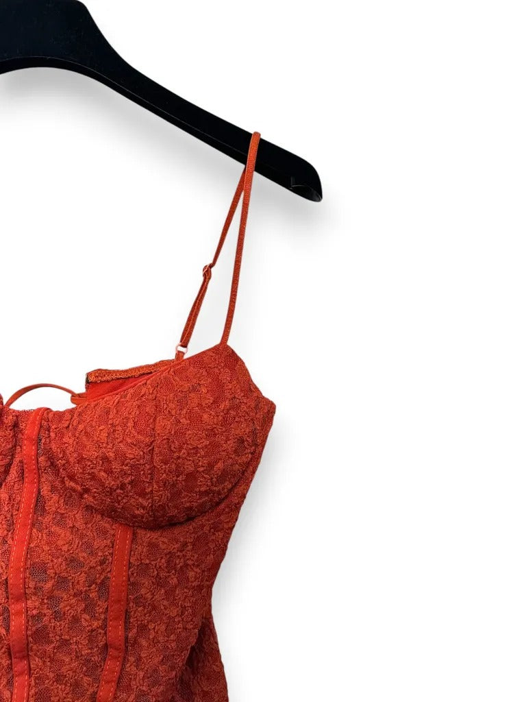 Corsetto in pizzo con coulisse sulla schiena 