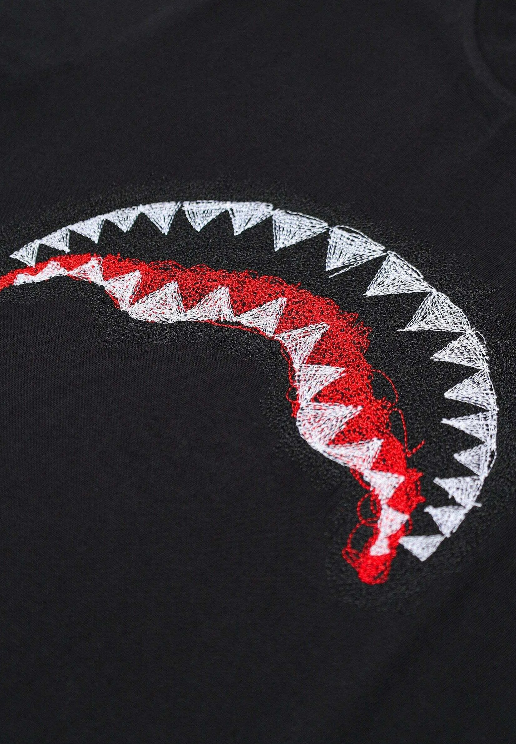 SCRIBBLE EMBROIDERY SHARK REG<BR/>T-SHIRT BLK 