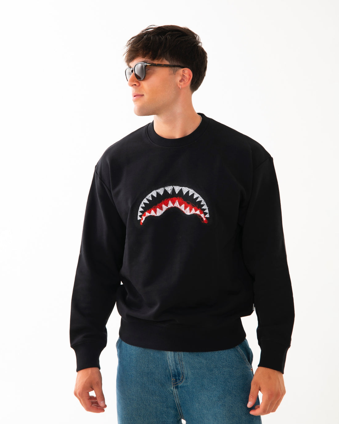 SCRIBBLE EMBROIDERY SHARK<BR/>CREW BLK 