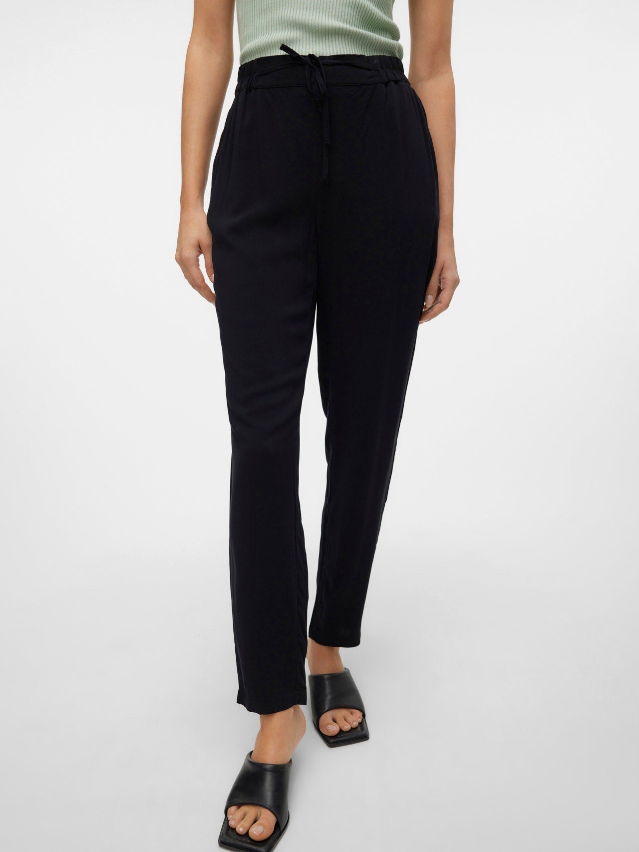 10302045/Black VERO MODA