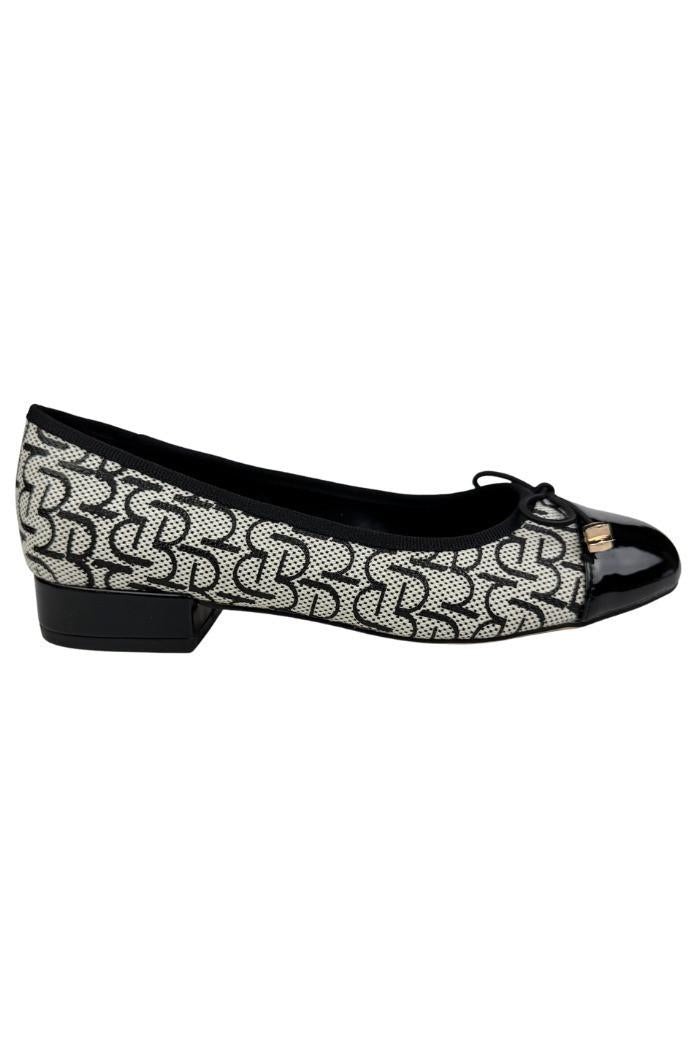 BALLET SHOES 