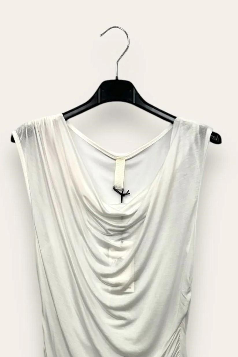 Canotta con scollo morbido e drappeggio sul fianco 