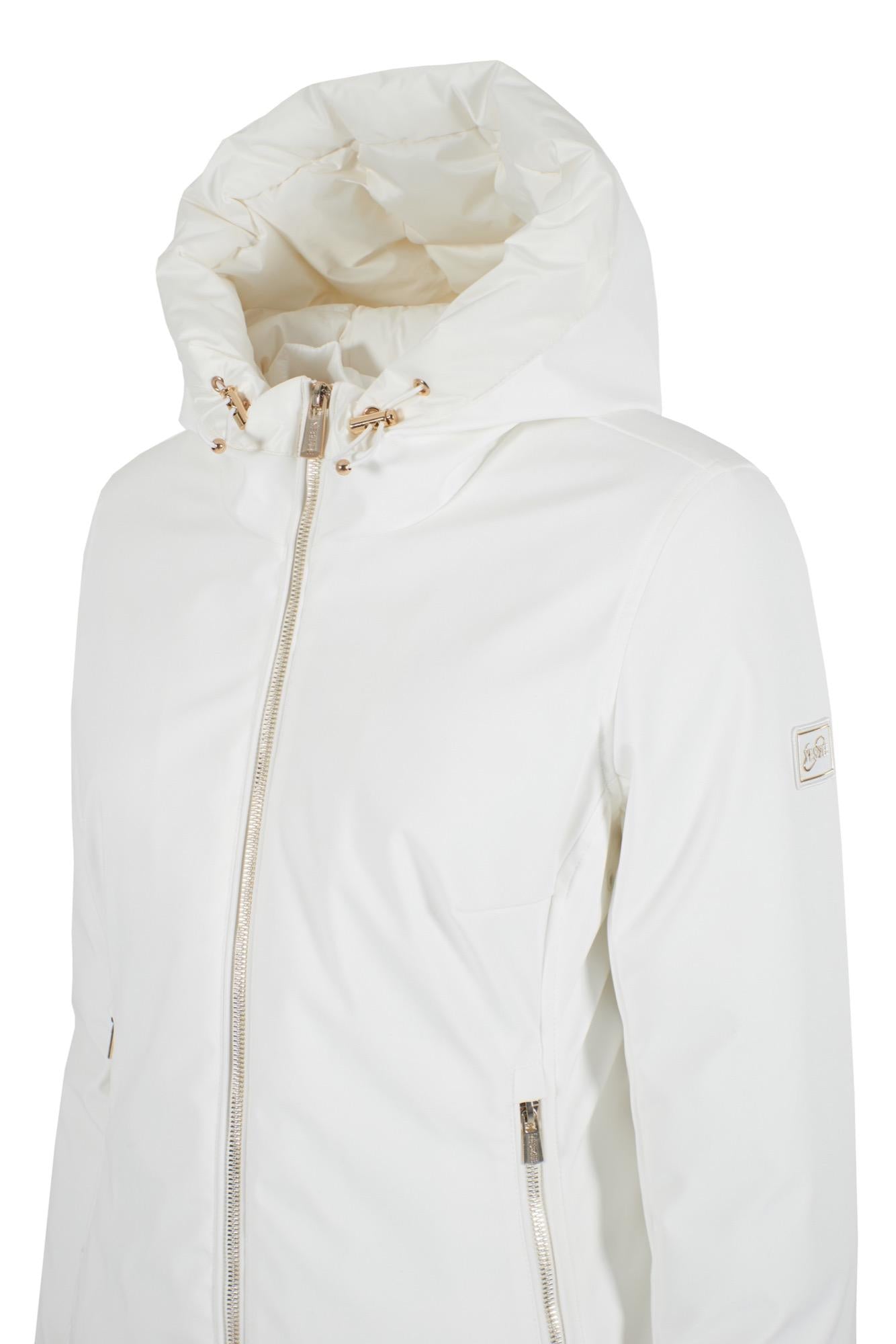 j028 m200/0157 YES ZEE