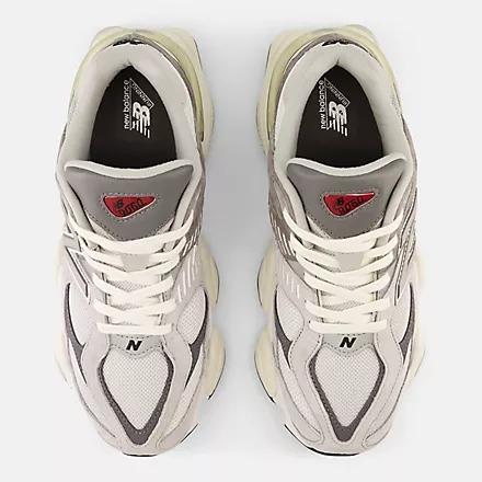 New Balance SNEAKERS 9060 IN PELLE E TESSUTO MULTICOLOR 
