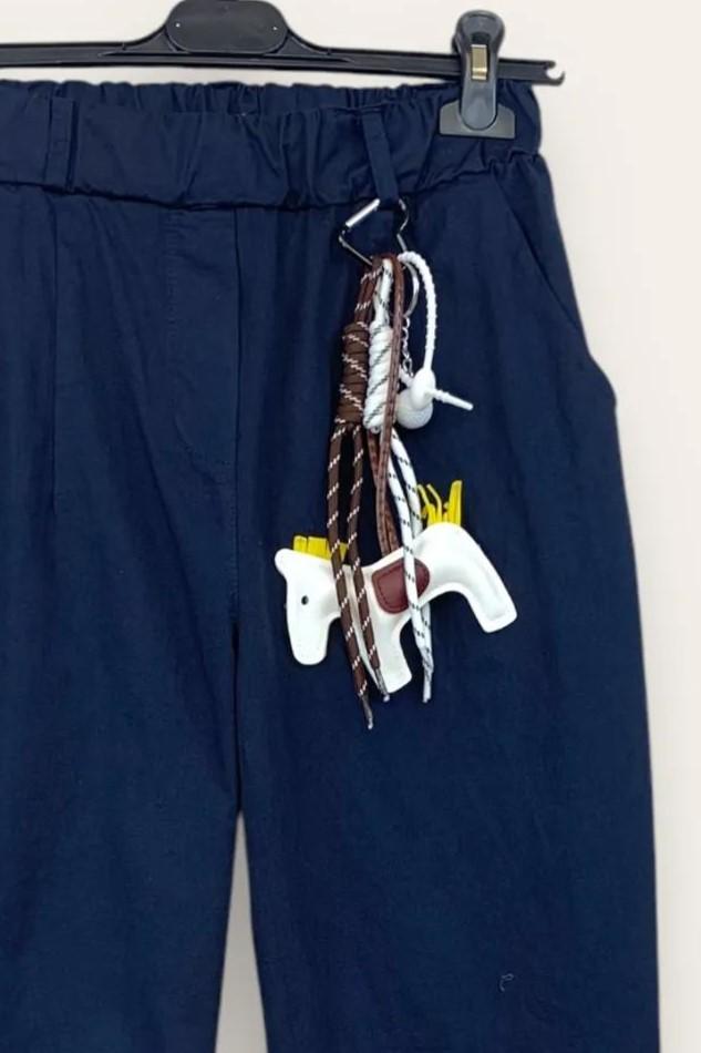 Pantalone baggy con elastico in vita e portachiavi 