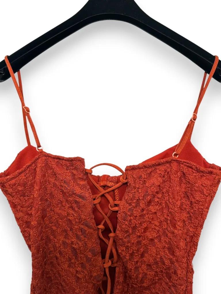 Corsetto in pizzo con coulisse sulla schiena 