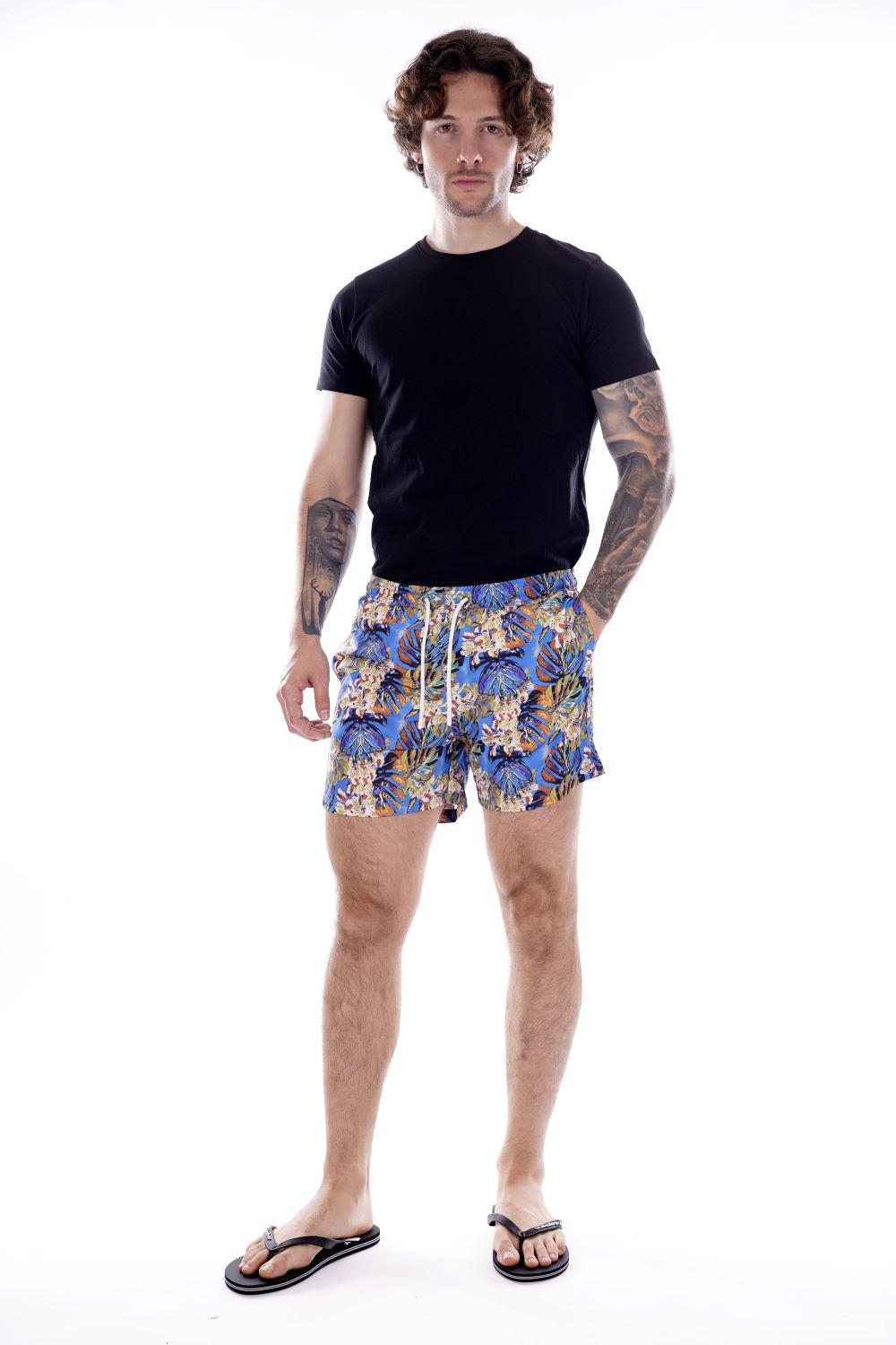 D700 US00/2001 YES ZEE