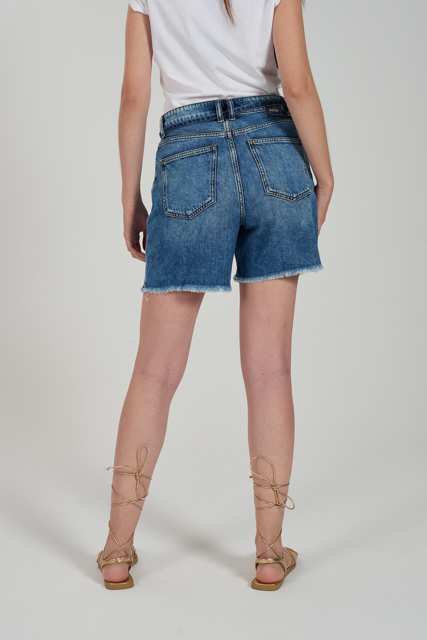 P225 W306/J711 YES ZEE