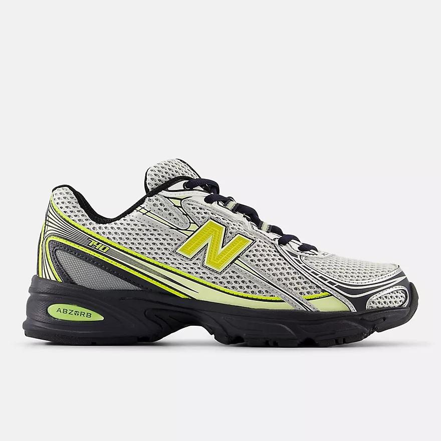 NEW BALANCE U740 